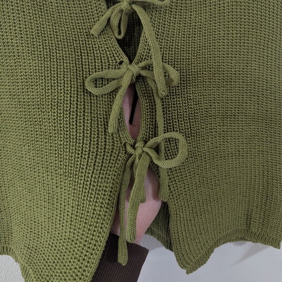 Spring Green Knit Top - Picture 2 of 3